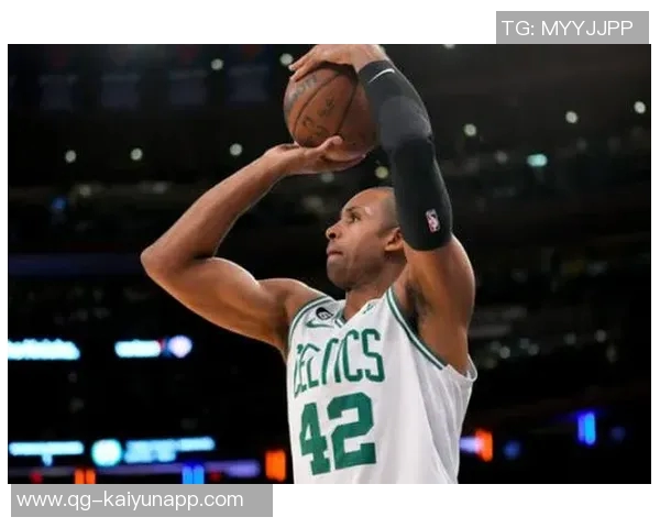 小佩顿赞霍福德攻防兼备速度惊人是球队重要补充