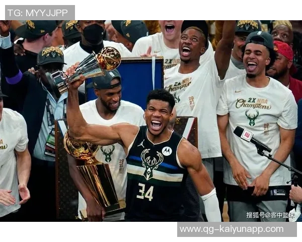 字母哥荣膺五大荣誉成就欧锦赛季军总冠军NBA杯双料MVP与DPOY三兄弟同队共创辉煌